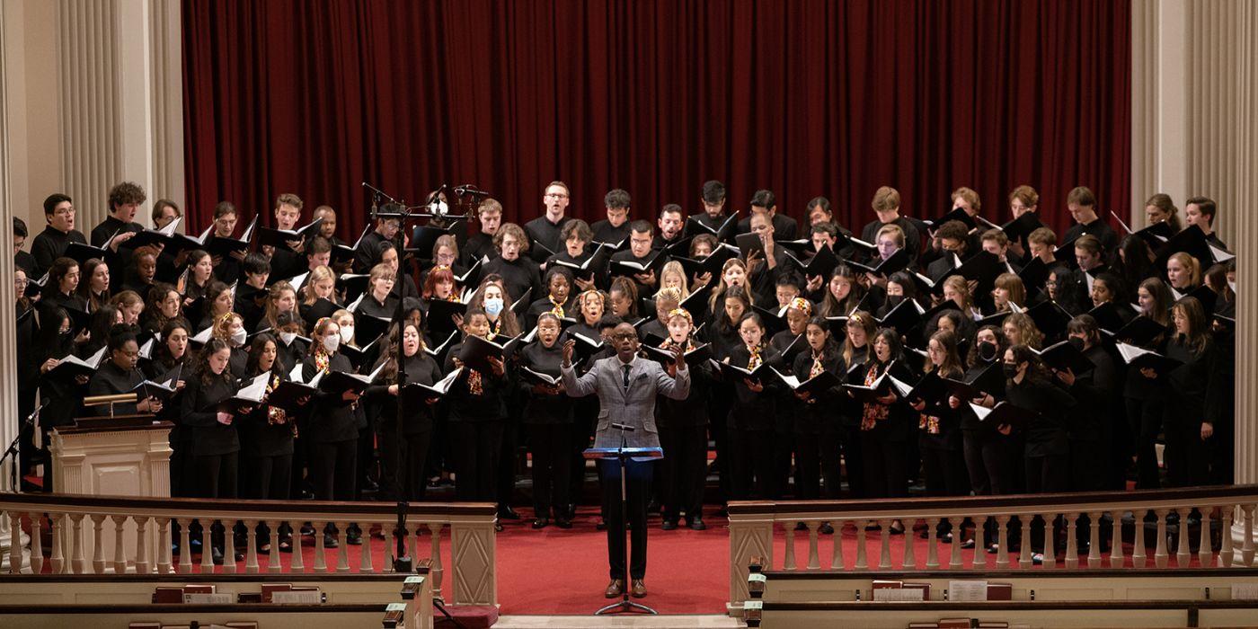 Choirs, brass quintet and organ combine to perform carols